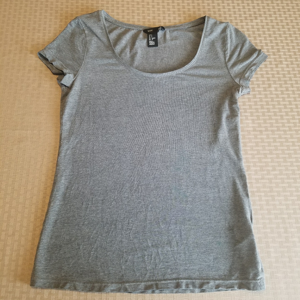 Basic H&M Grey Tee